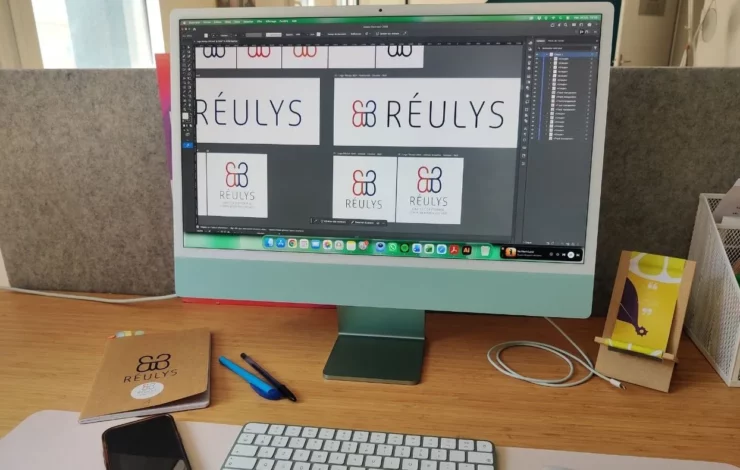 Création de logo par l'équipe créative de Réulys.